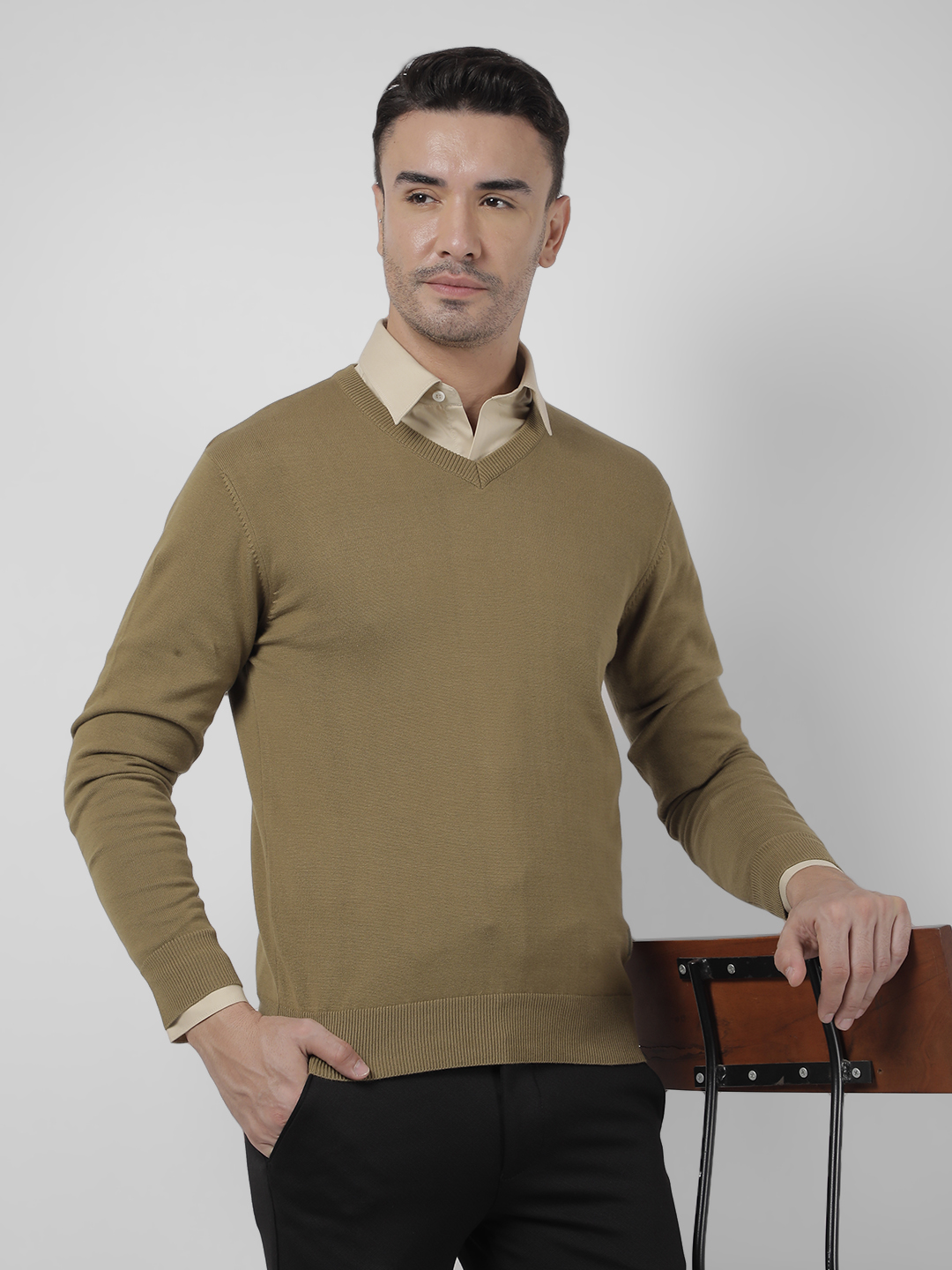 Numero Uno Men Solid Green Sweater